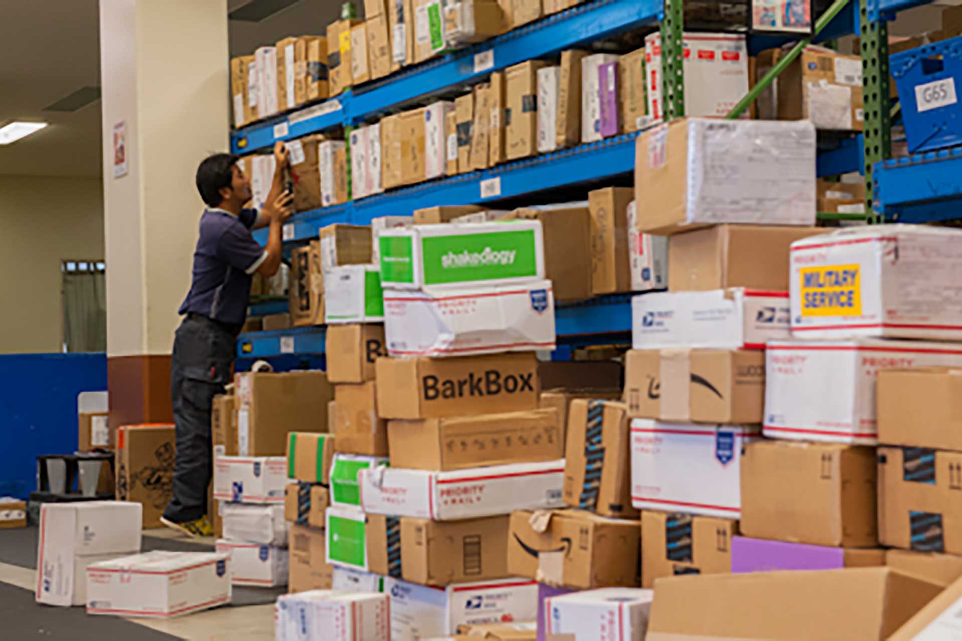 Essential Strategies for the Peak E-commerce Season - Falcon Fulfillment